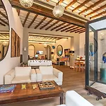 Elite Hotel 3*