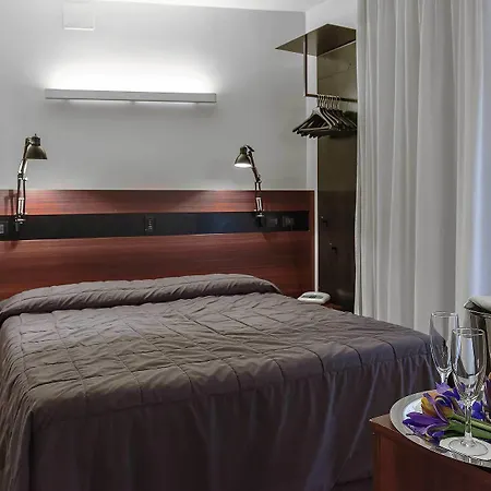 Elite Hotel 3*