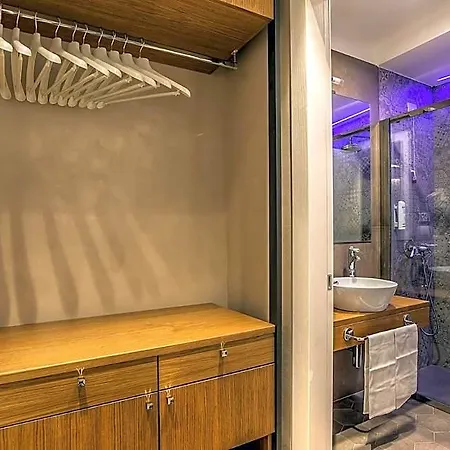 Elite Hotel