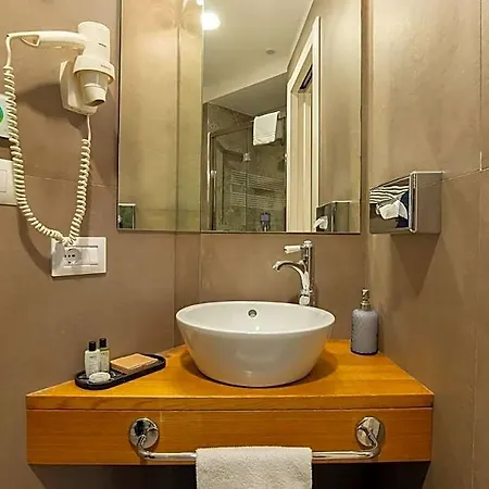 Elite Hotel
